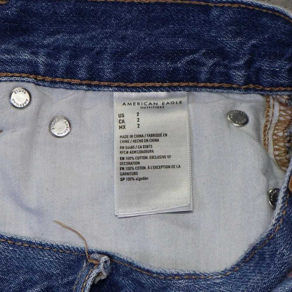 American Eagle 90s Boyfriend Shorts Blue Embroidered Denim Cut Off Size 2